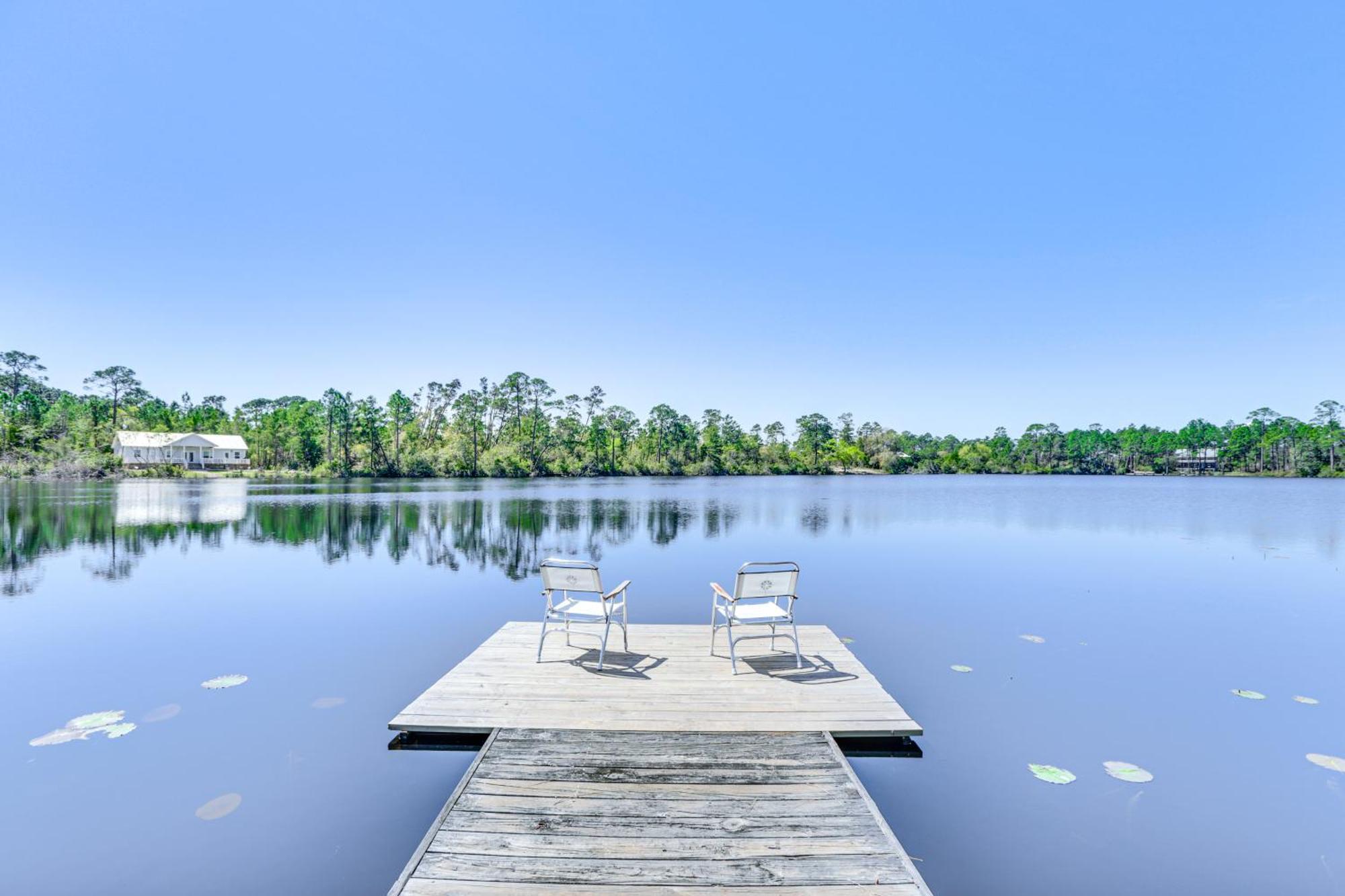 Lovely Carrabelle Home With Lake Views And Pool Access Exterior photo